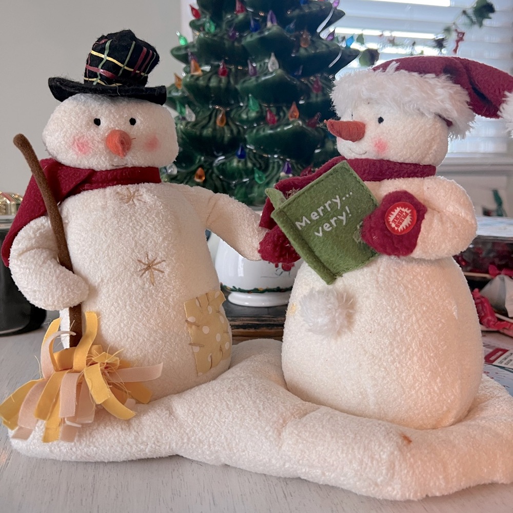 2003 Caroling Snowmen "We Wish You a Merry Christmas " ornament